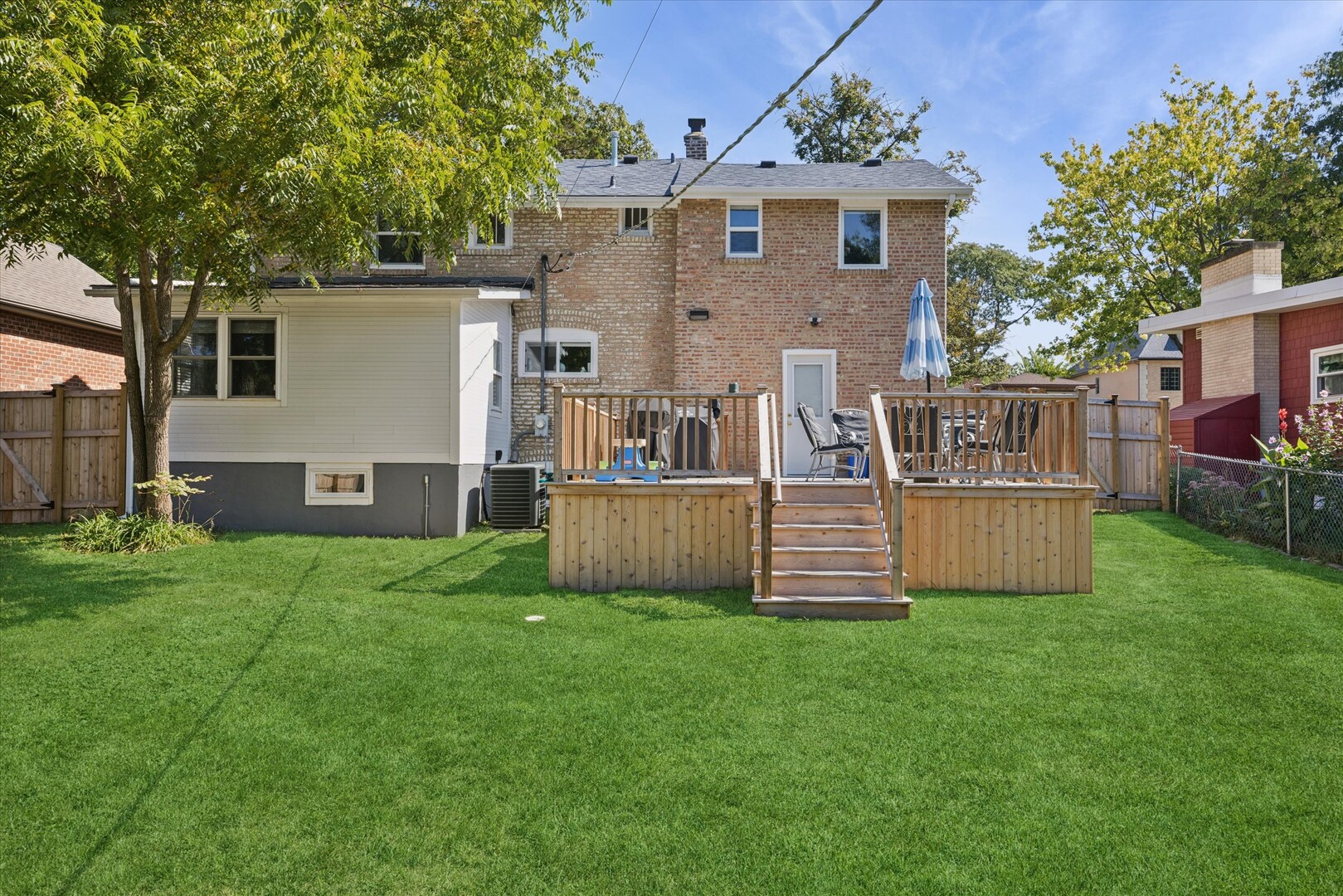 242 N Wilmette Avenue, Westmont, IL 60559