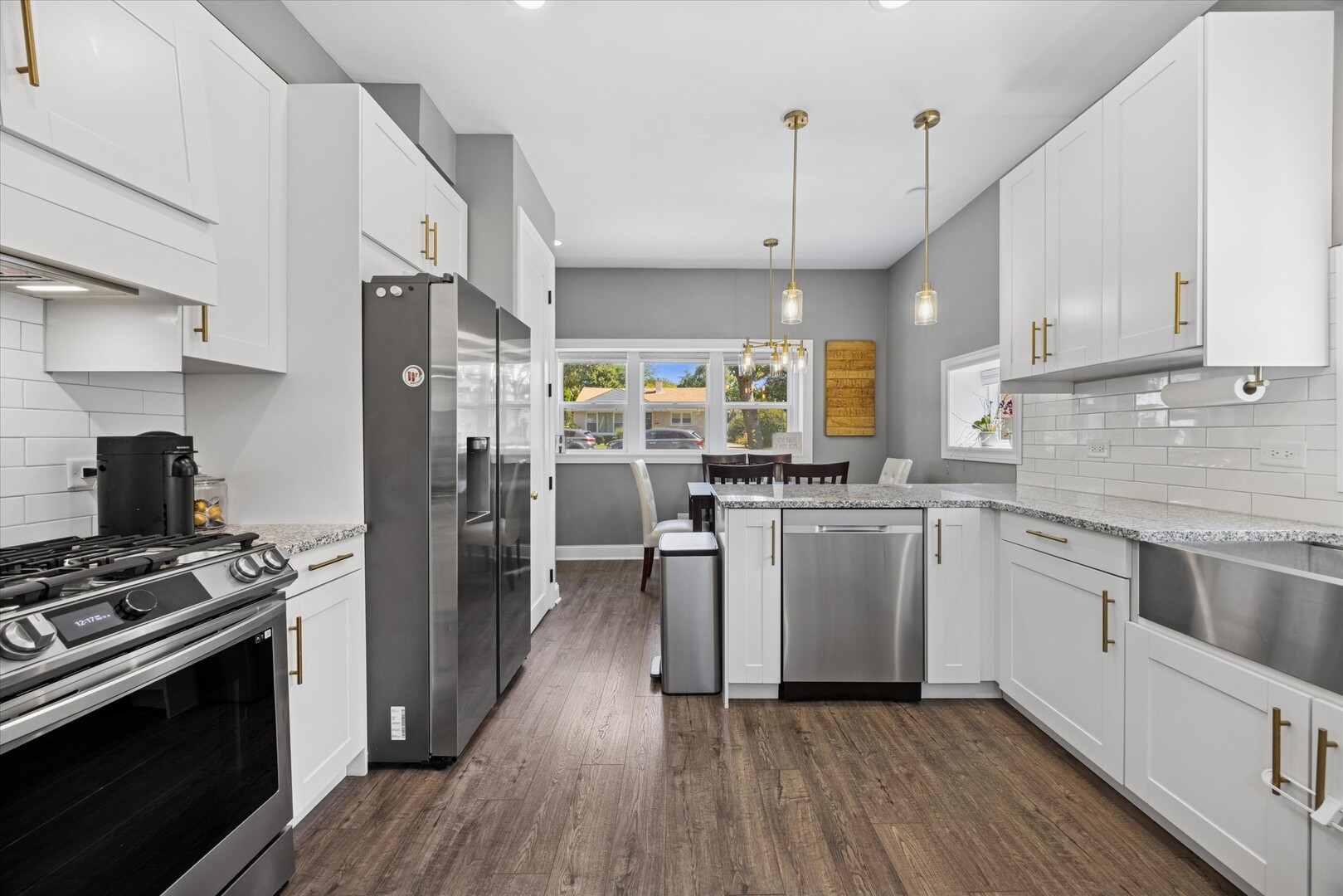 242 N Wilmette Avenue, Westmont, IL 60559