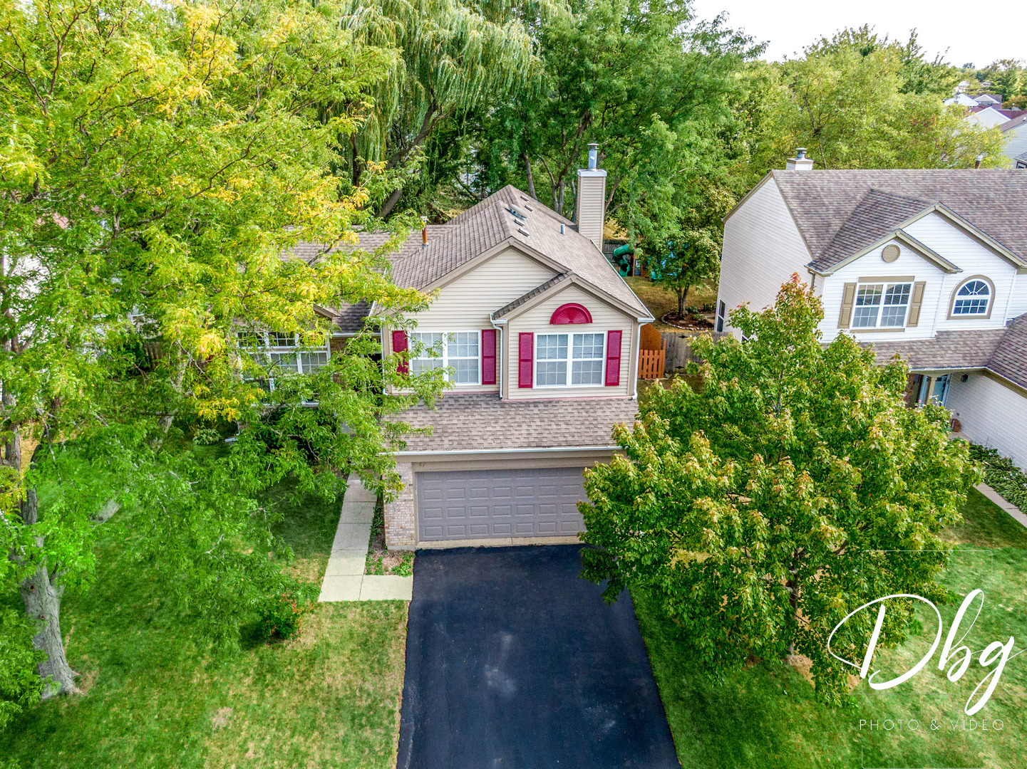 81 W Dahlia Lane, Round Lake Beach, IL 60073