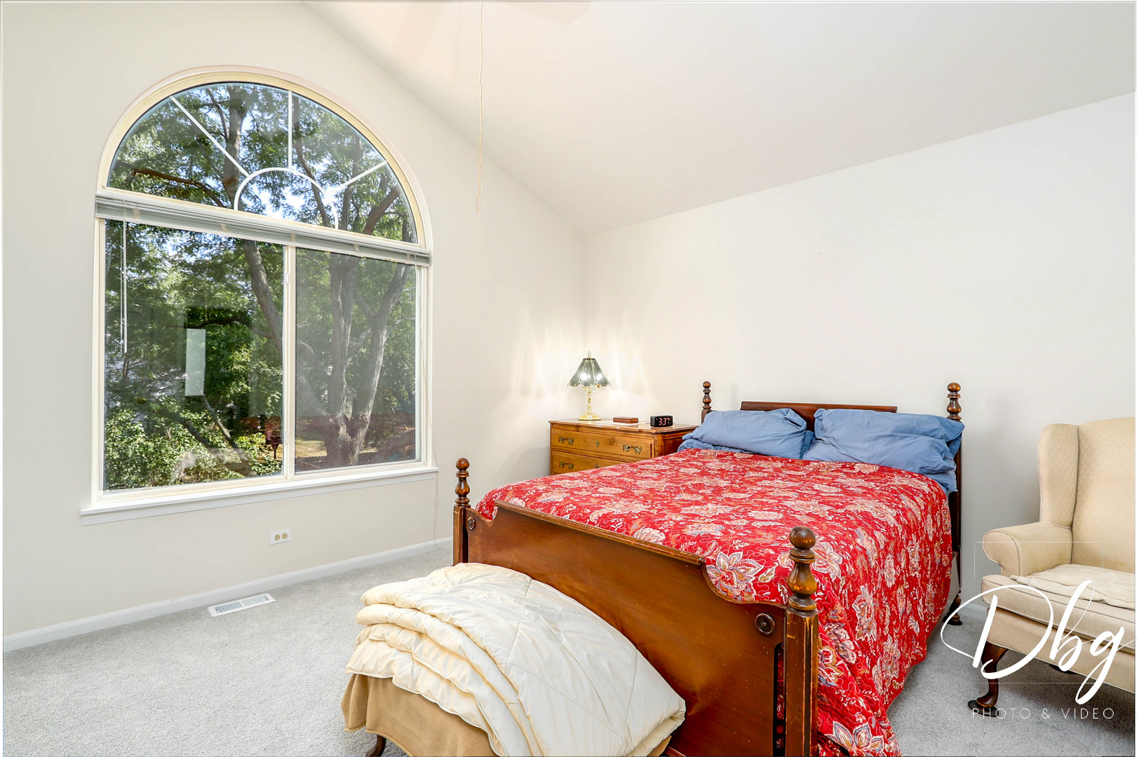 81 W Dahlia Lane, Round Lake Beach, IL 60073