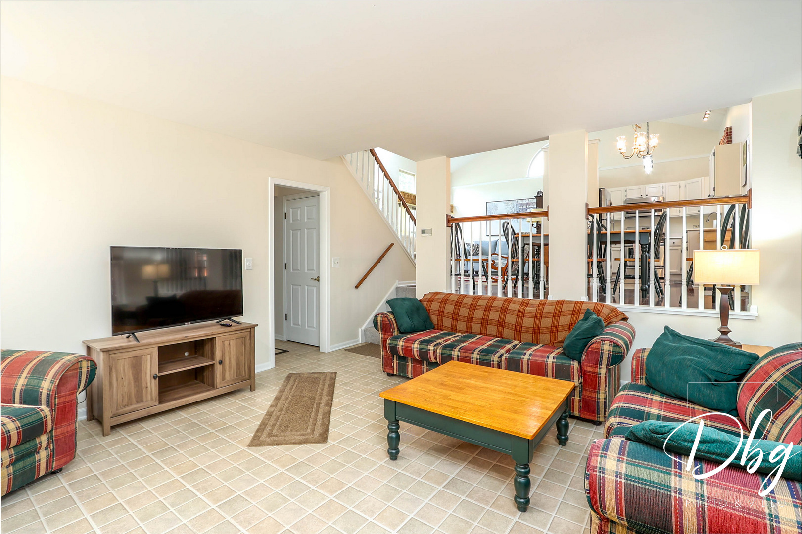 81 W Dahlia Lane, Round Lake Beach, IL 60073