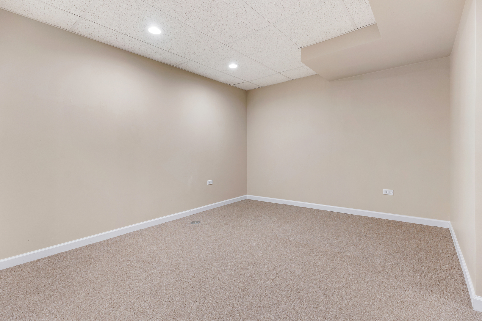 727 Harmony Court, North Aurora, IL 60542