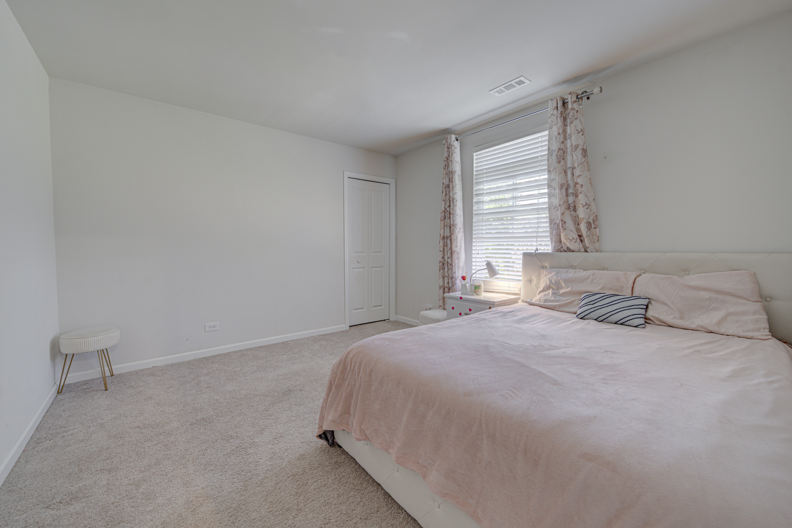 3323 Caledonia Drive, Yorkville, IL 60560