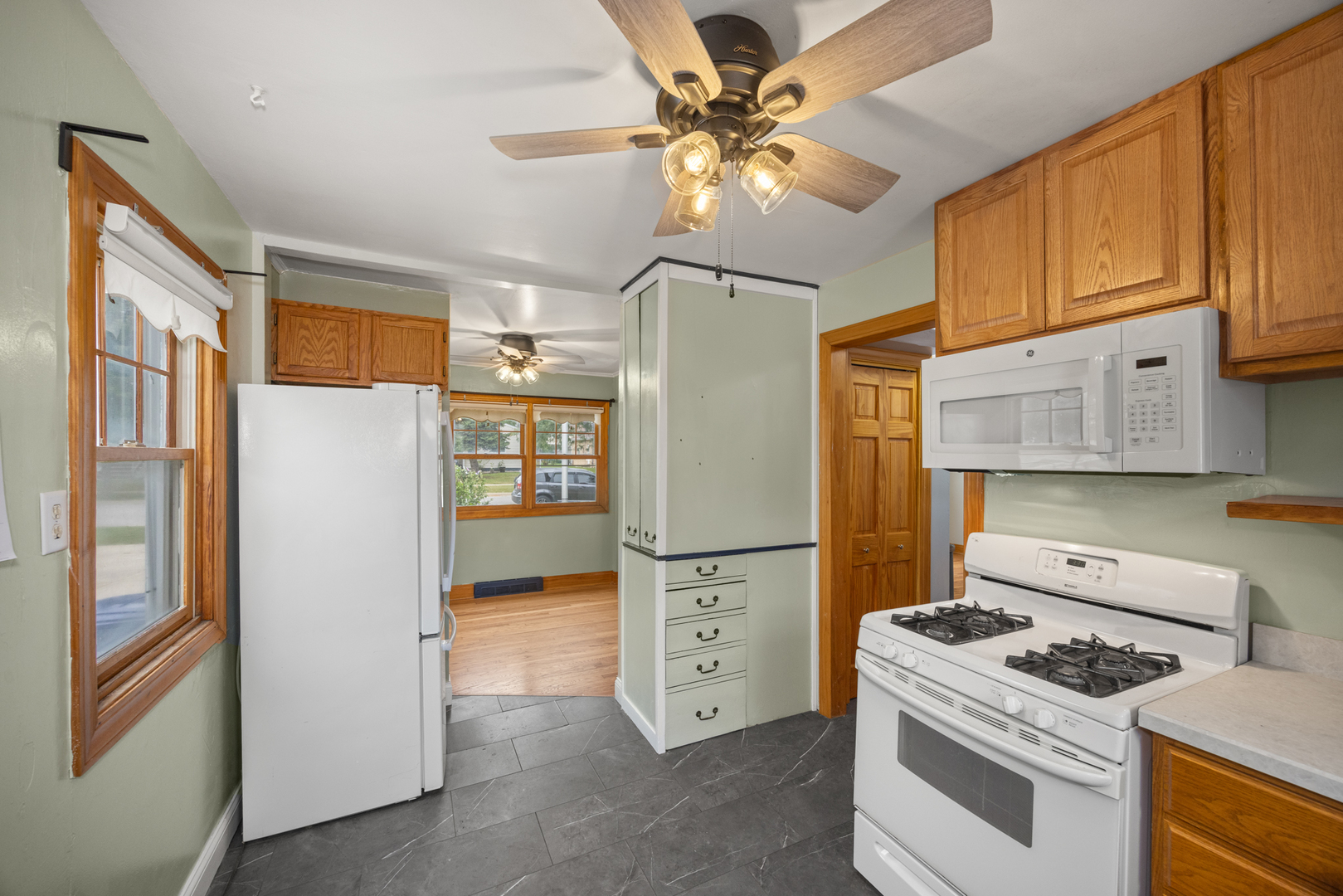 105 S Roy Avenue, Northlake, IL 60164