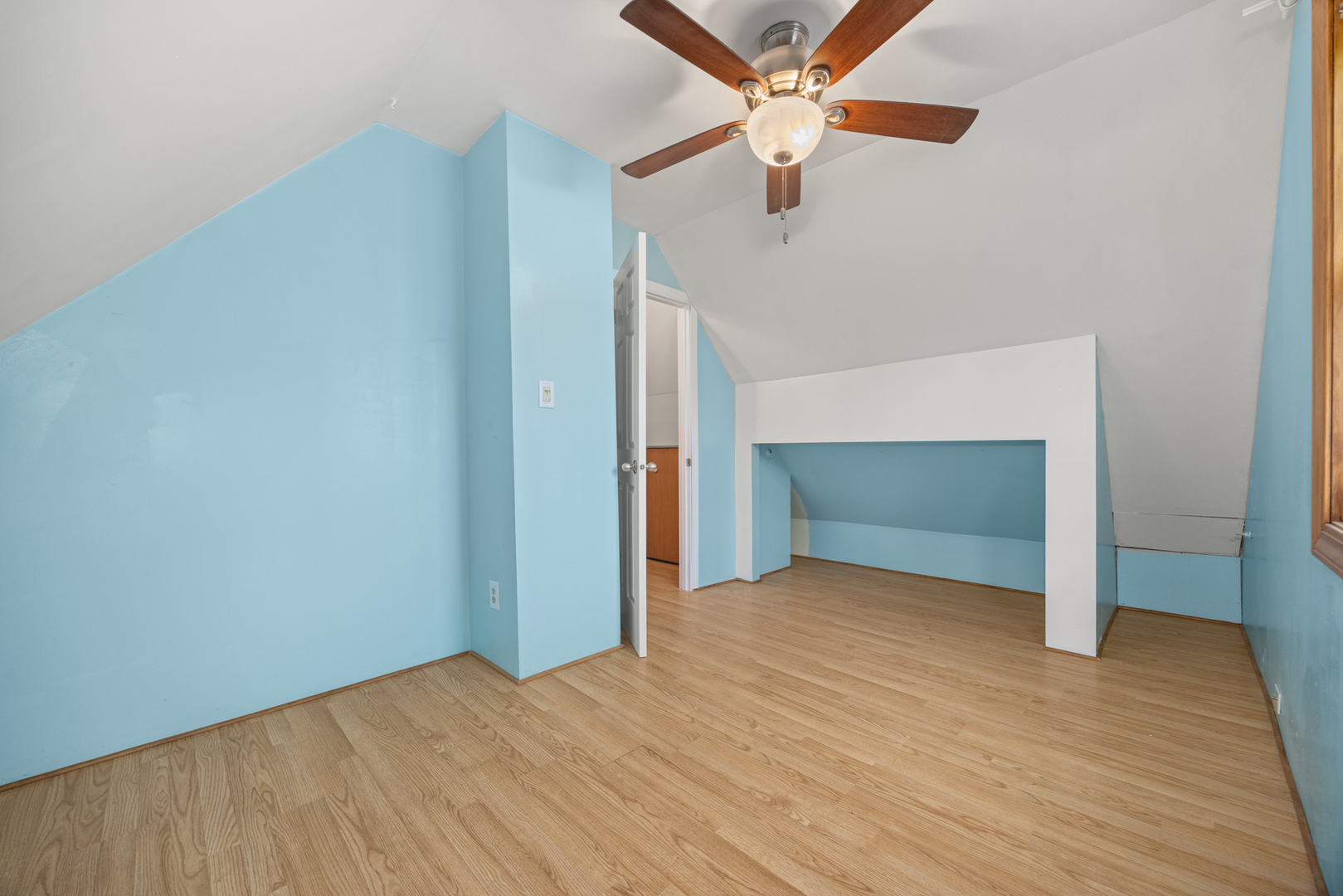 105 S Roy Avenue, Northlake, IL 60164