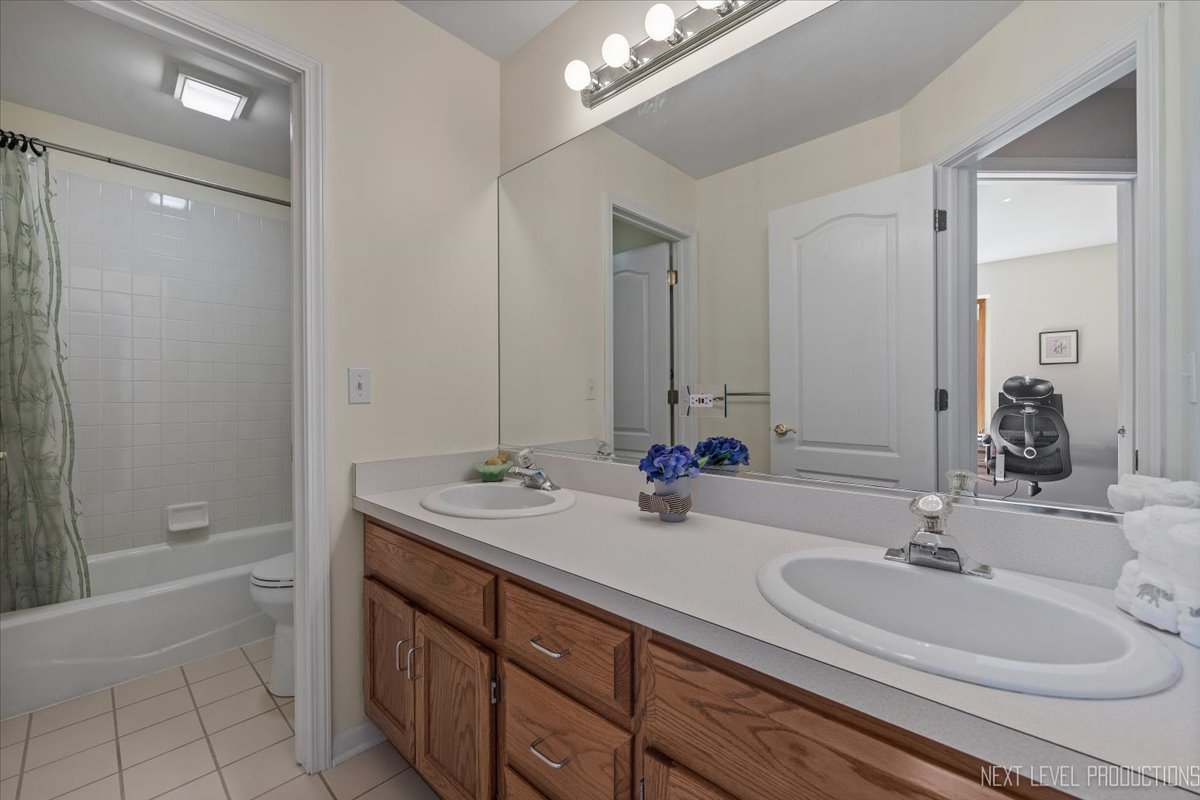 3212 Austin Court, Naperville, IL 60564