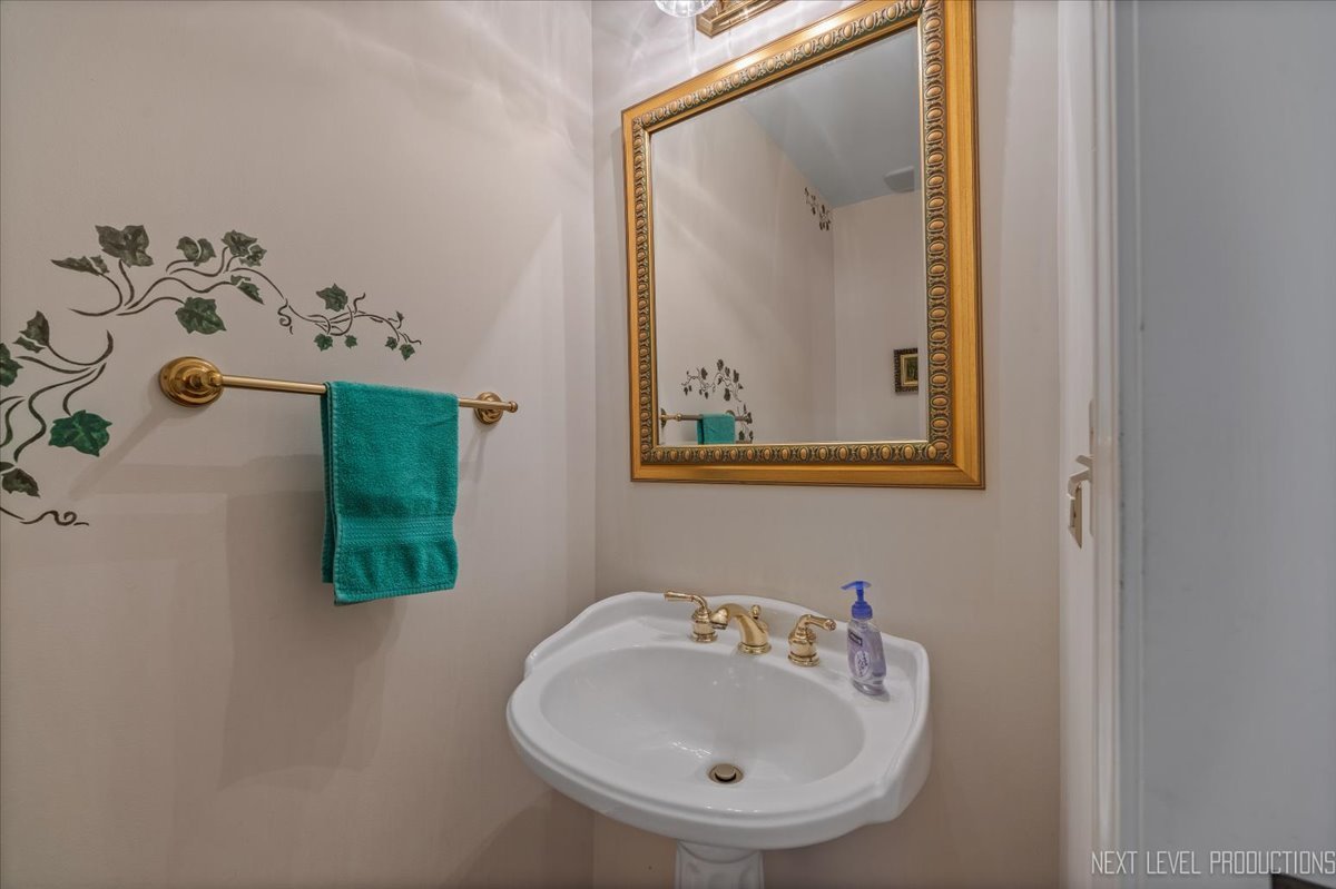 3212 Austin Court, Naperville, IL 60564