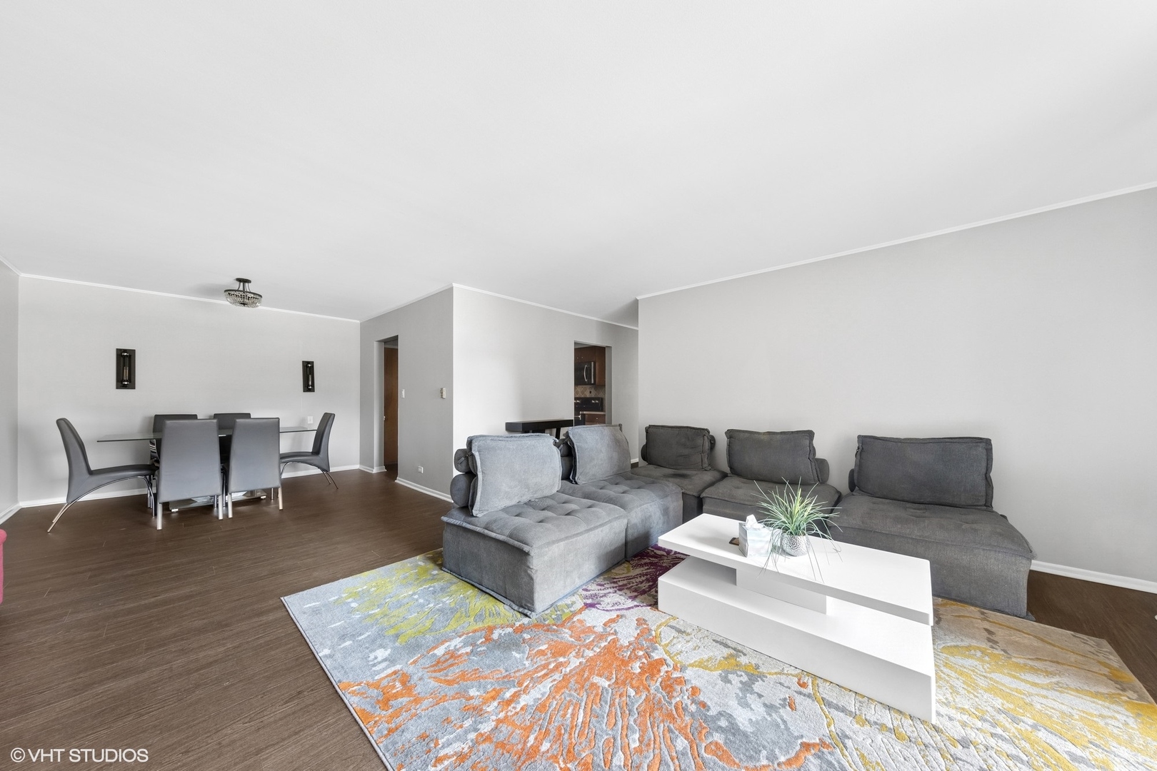 300 Claymoor Road #2E, Hinsdale, IL 60521