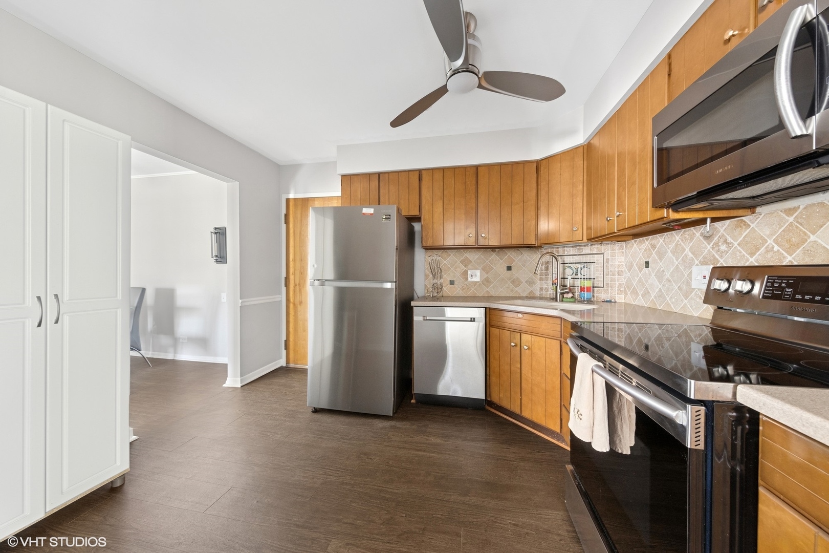 300 Claymoor Road #2E, Hinsdale, IL 60521