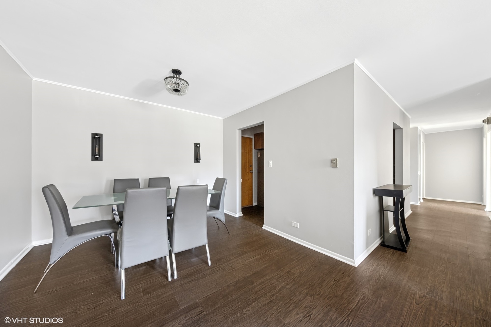 300 Claymoor Road #2E, Hinsdale, IL 60521