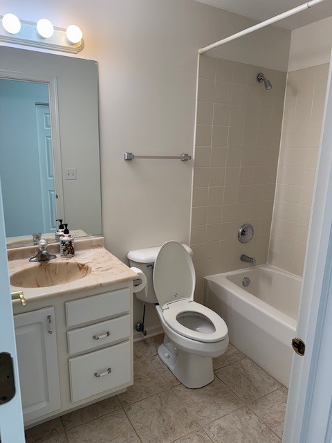 626 Kresswood Drive #D, McHenry, IL 60050