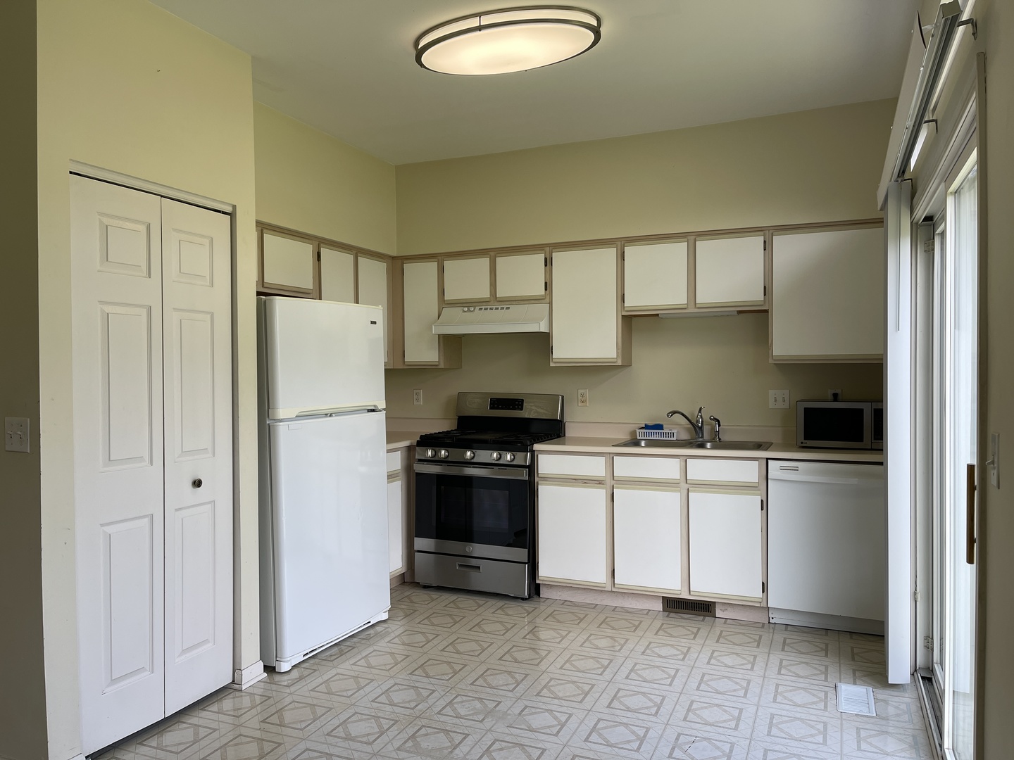 14203 S NAPA Circle, Plainfield, IL 60544