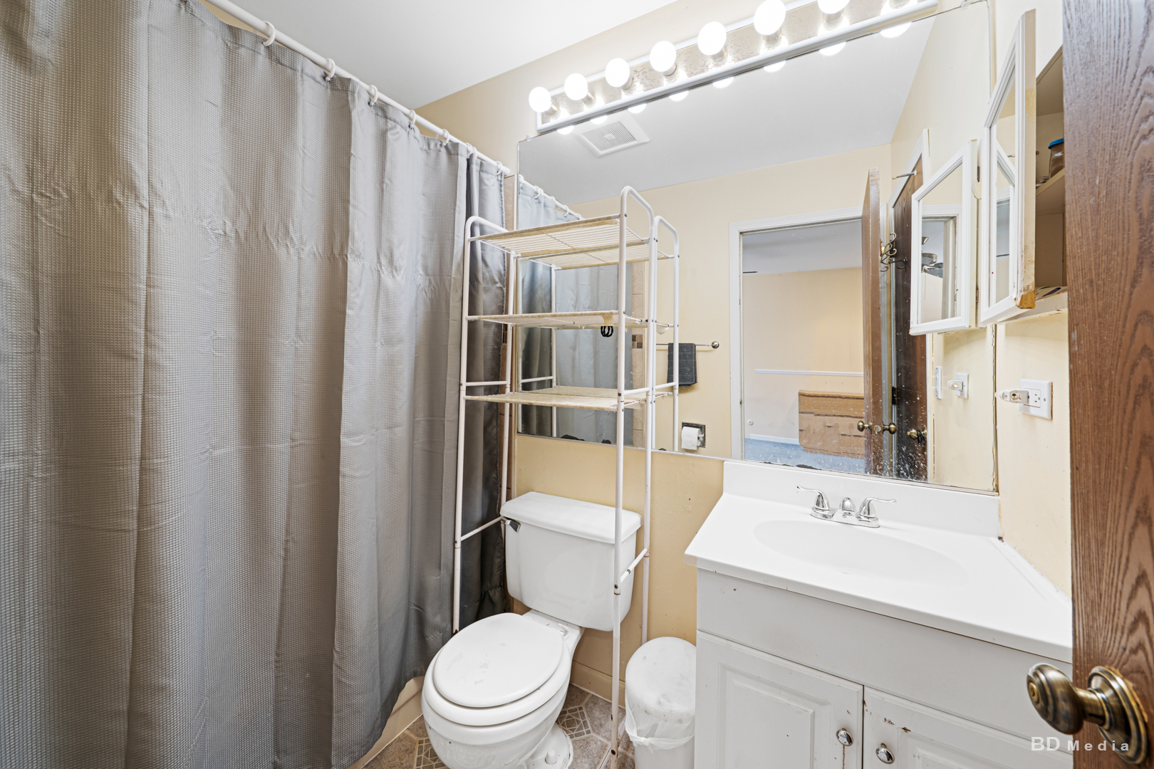 750 HEMLOCK Lane, Carol Stream, IL 60188