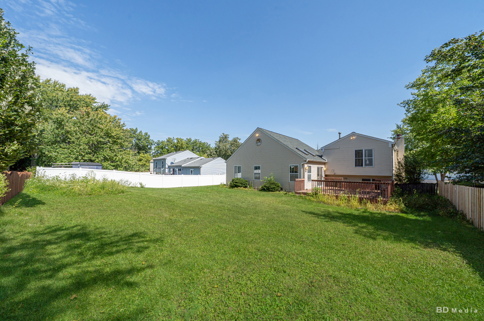 750 HEMLOCK Lane, Carol Stream, IL 60188
