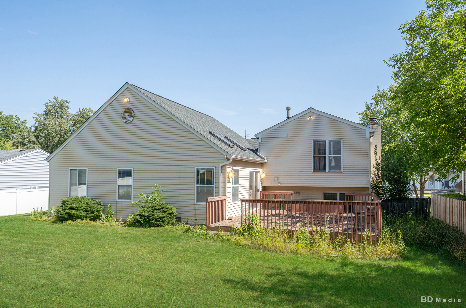 750 HEMLOCK Lane, Carol Stream, IL 60188