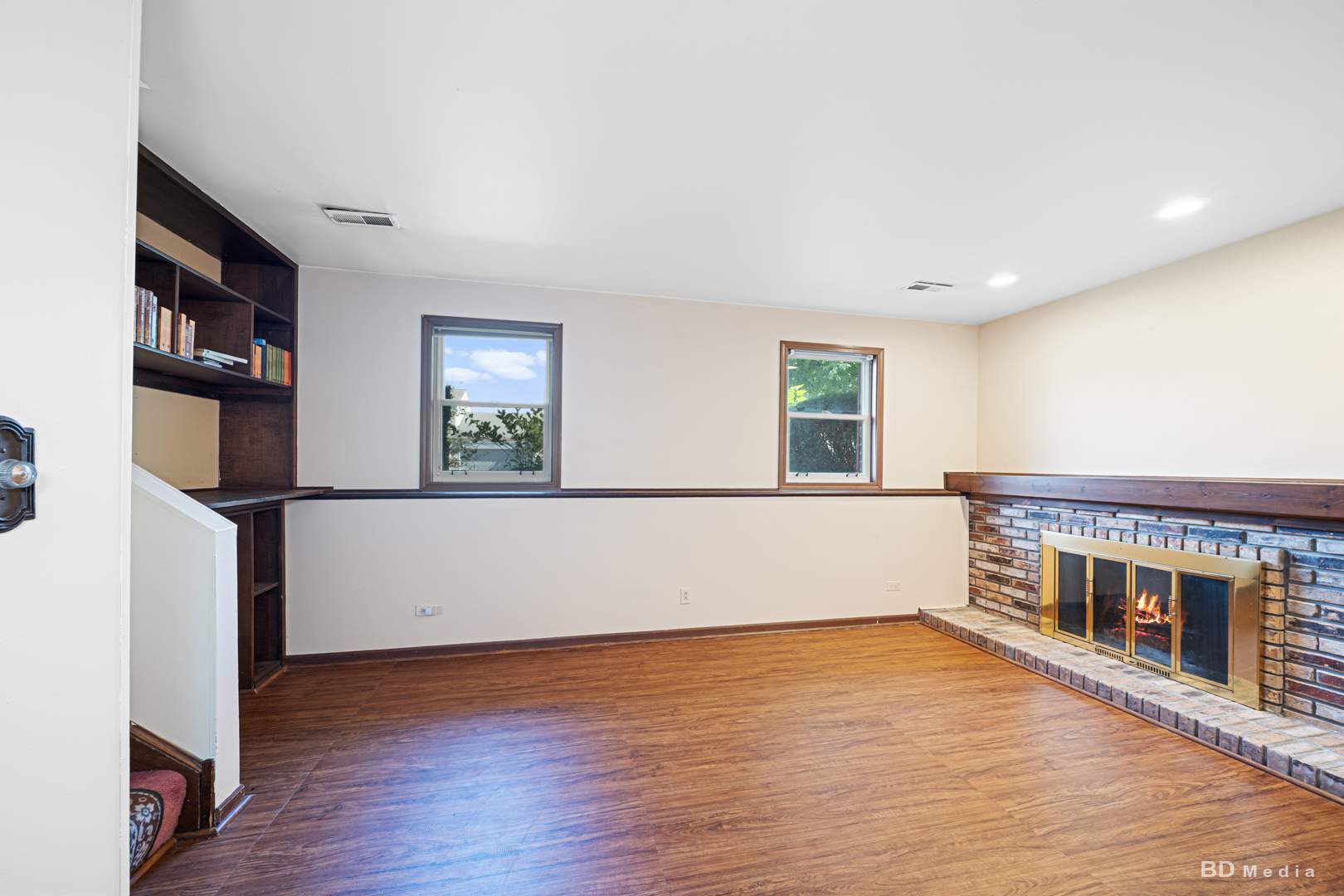 750 HEMLOCK Lane, Carol Stream, IL 60188