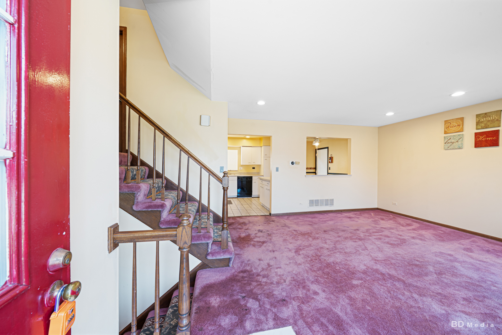 750 HEMLOCK Lane, Carol Stream, IL 60188