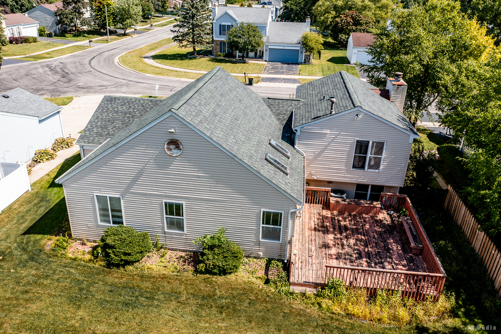 750 HEMLOCK Lane, Carol Stream, IL 60188