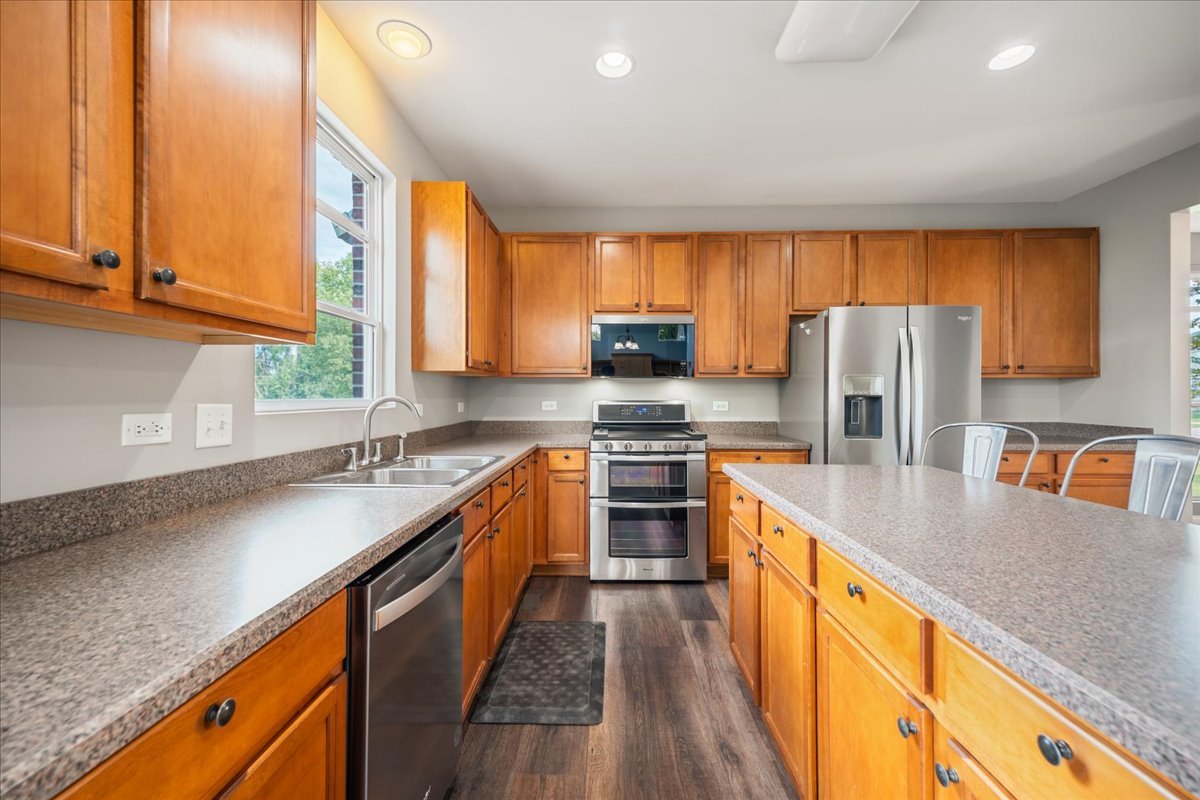203 Tonell Avenue, New Lenox, IL 60451