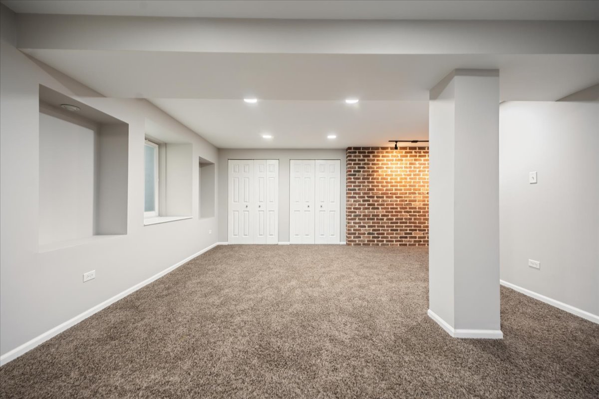 203 Tonell Avenue, New Lenox, IL 60451