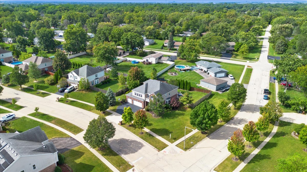 203 Tonell Avenue, New Lenox, IL 60451