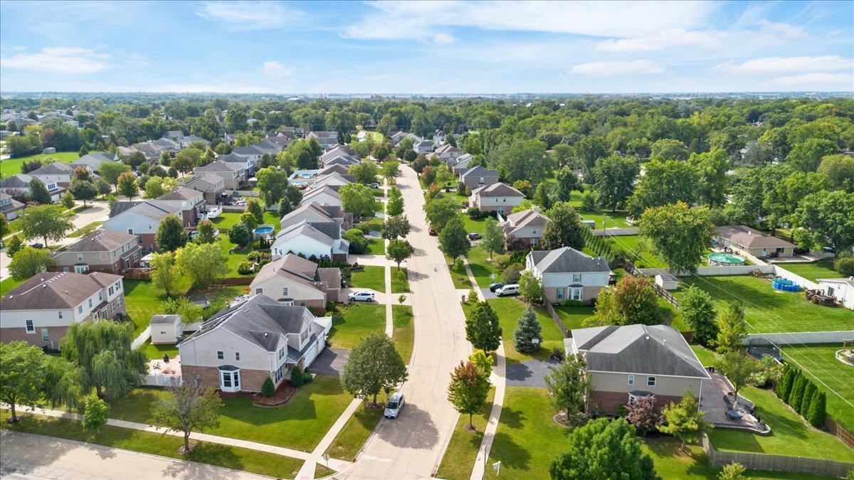 203 Tonell Avenue, New Lenox, IL 60451