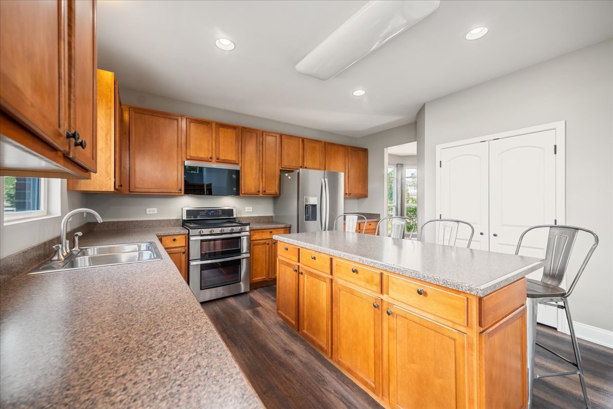 203 Tonell Avenue, New Lenox, IL 60451
