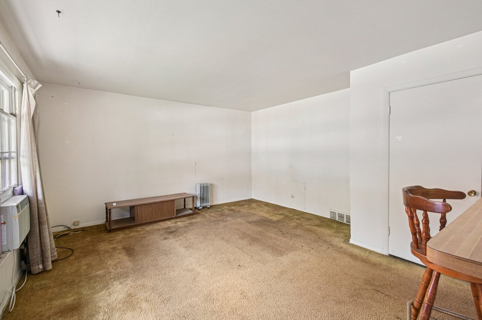 100 Pine Court, Crystal Lake, IL 60014