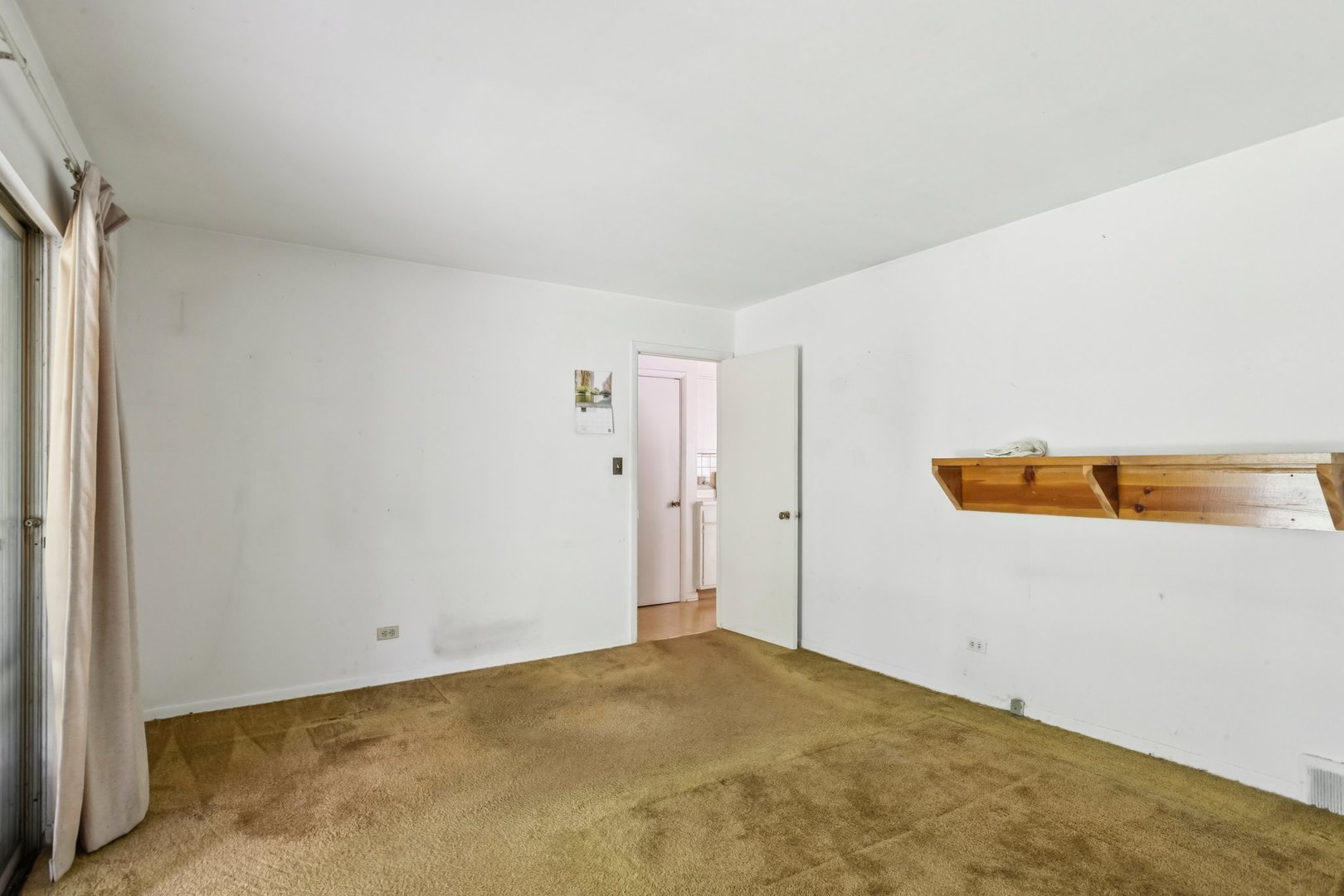 100 Pine Court, Crystal Lake, IL 60014