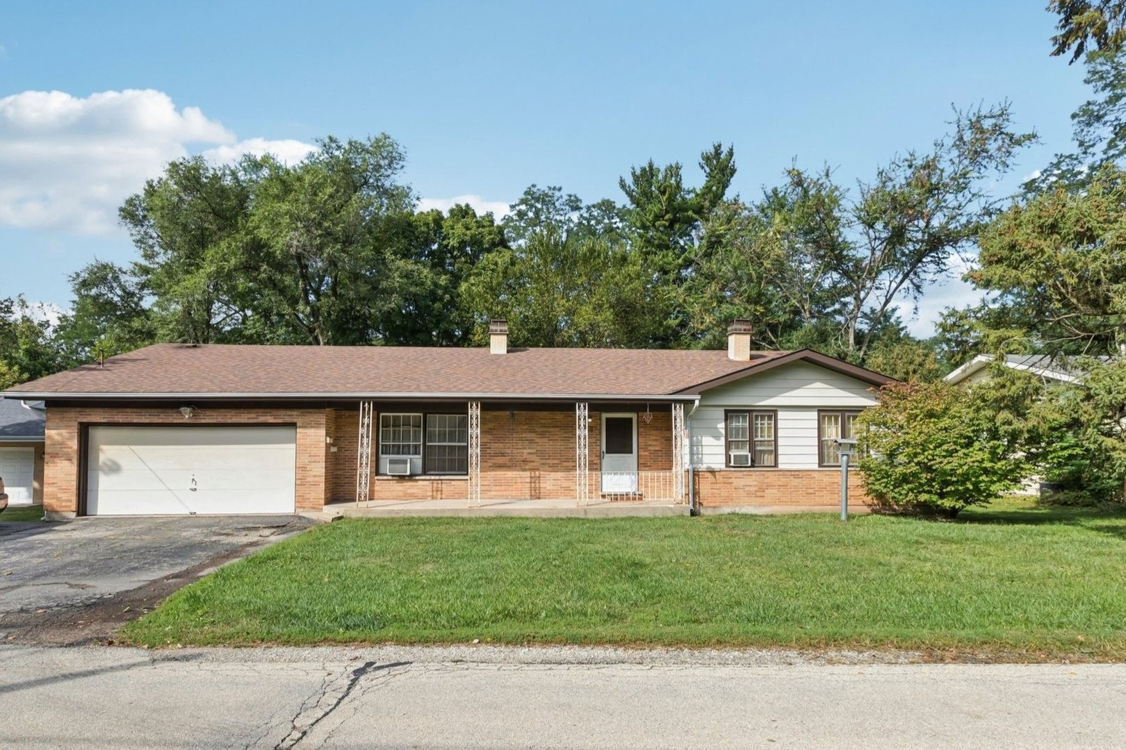 100 Pine Court, Crystal Lake, IL 60014