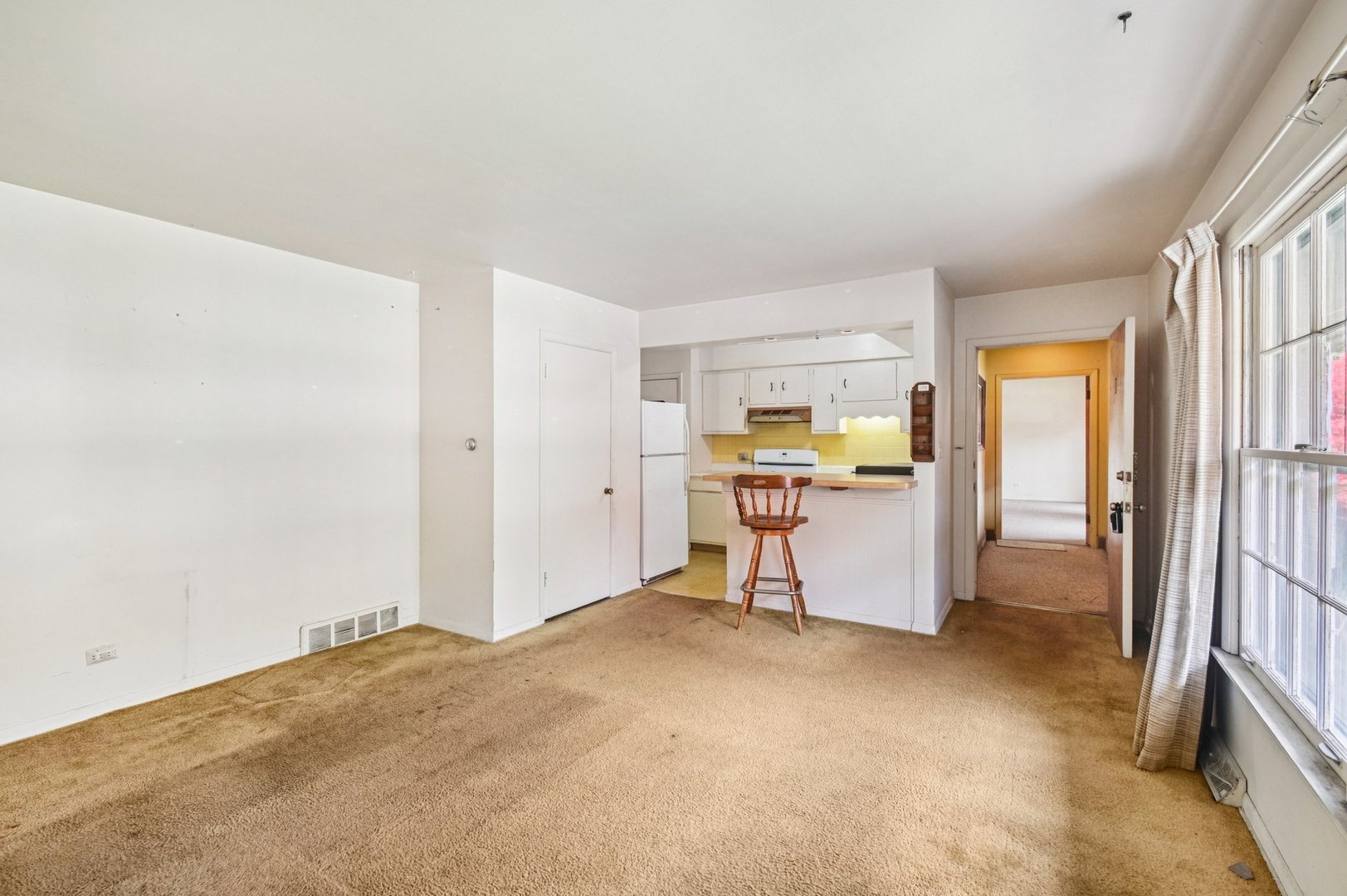 100 Pine Court, Crystal Lake, IL 60014