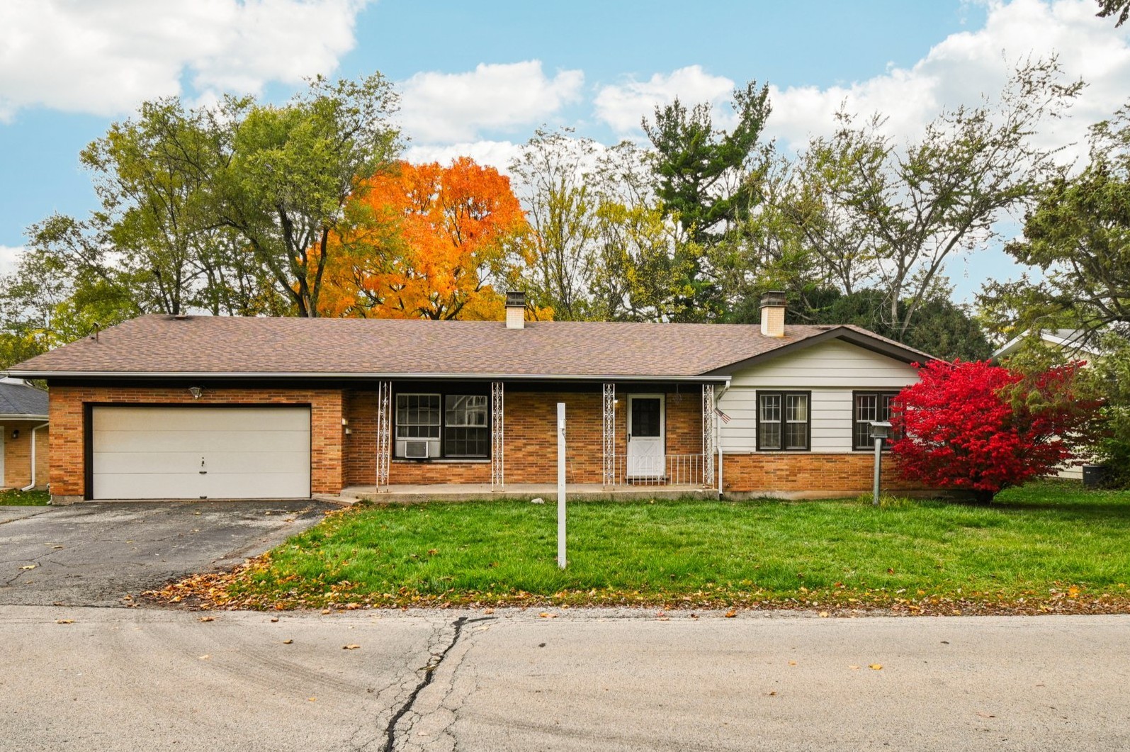 100 Pine Court, Crystal Lake, IL 60014