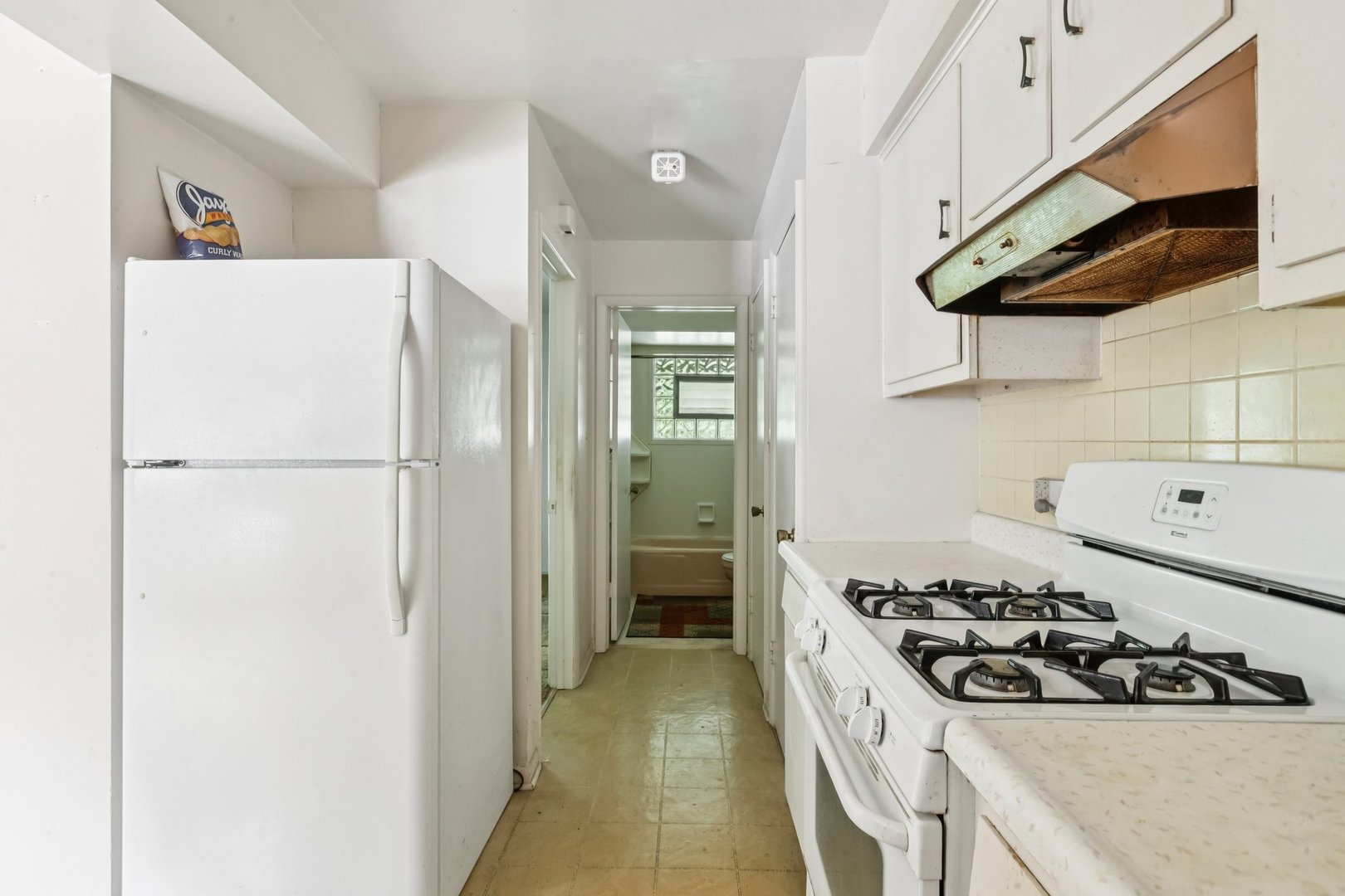 100 Pine Court, Crystal Lake, IL 60014