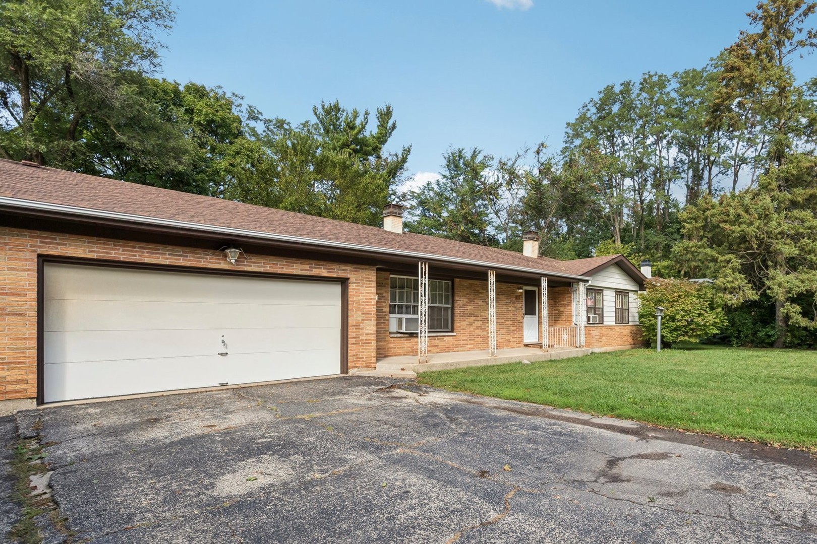 100 Pine Court, Crystal Lake, IL 60014