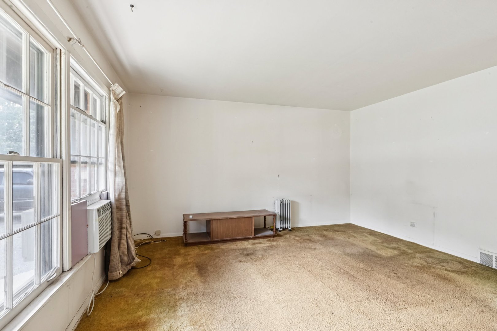 100 Pine Court, Crystal Lake, IL 60014