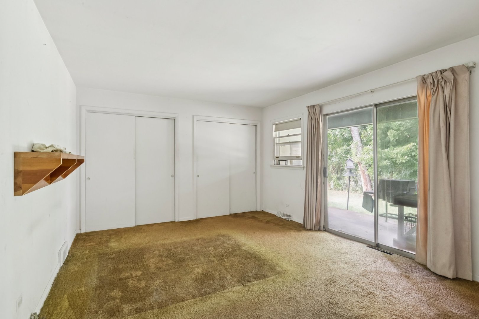 100 Pine Court, Crystal Lake, IL 60014