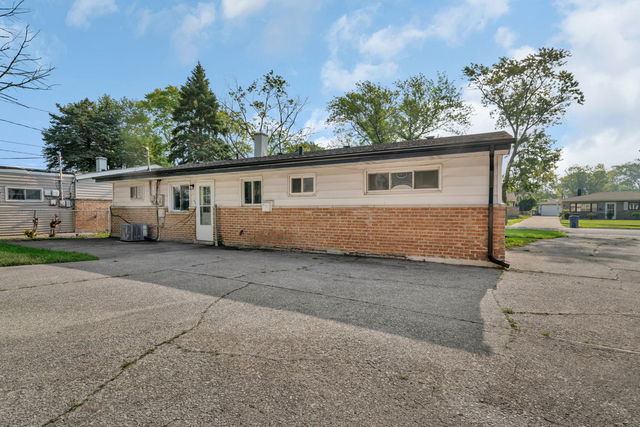 1512 Lincoln Place, Calumet City, IL 60409