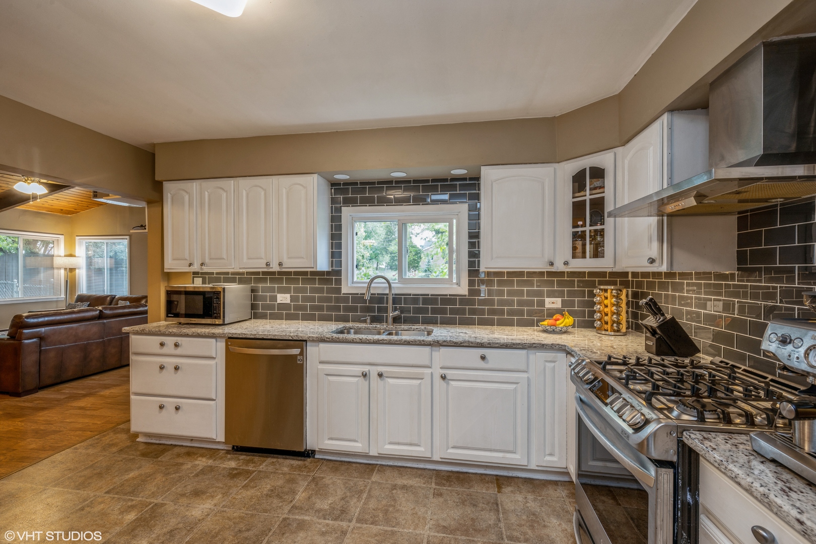 10725 Forestview Road, Countryside, IL 60525