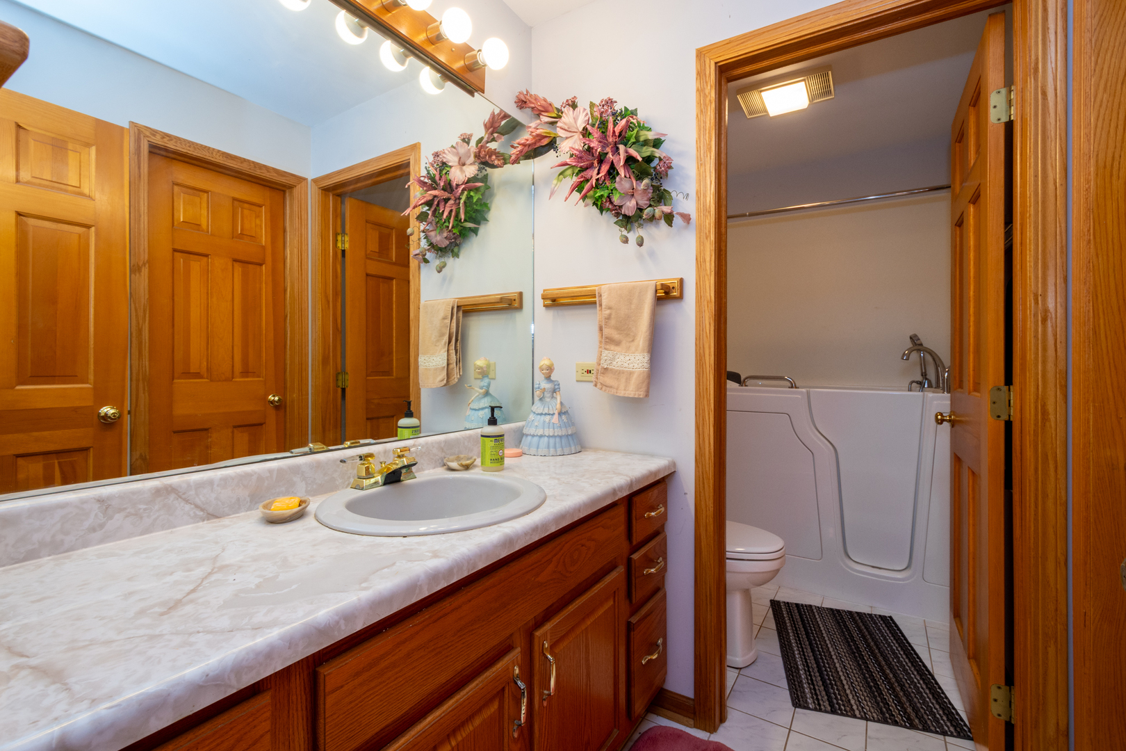 25047 W Palmer Court, Antioch, IL 60002