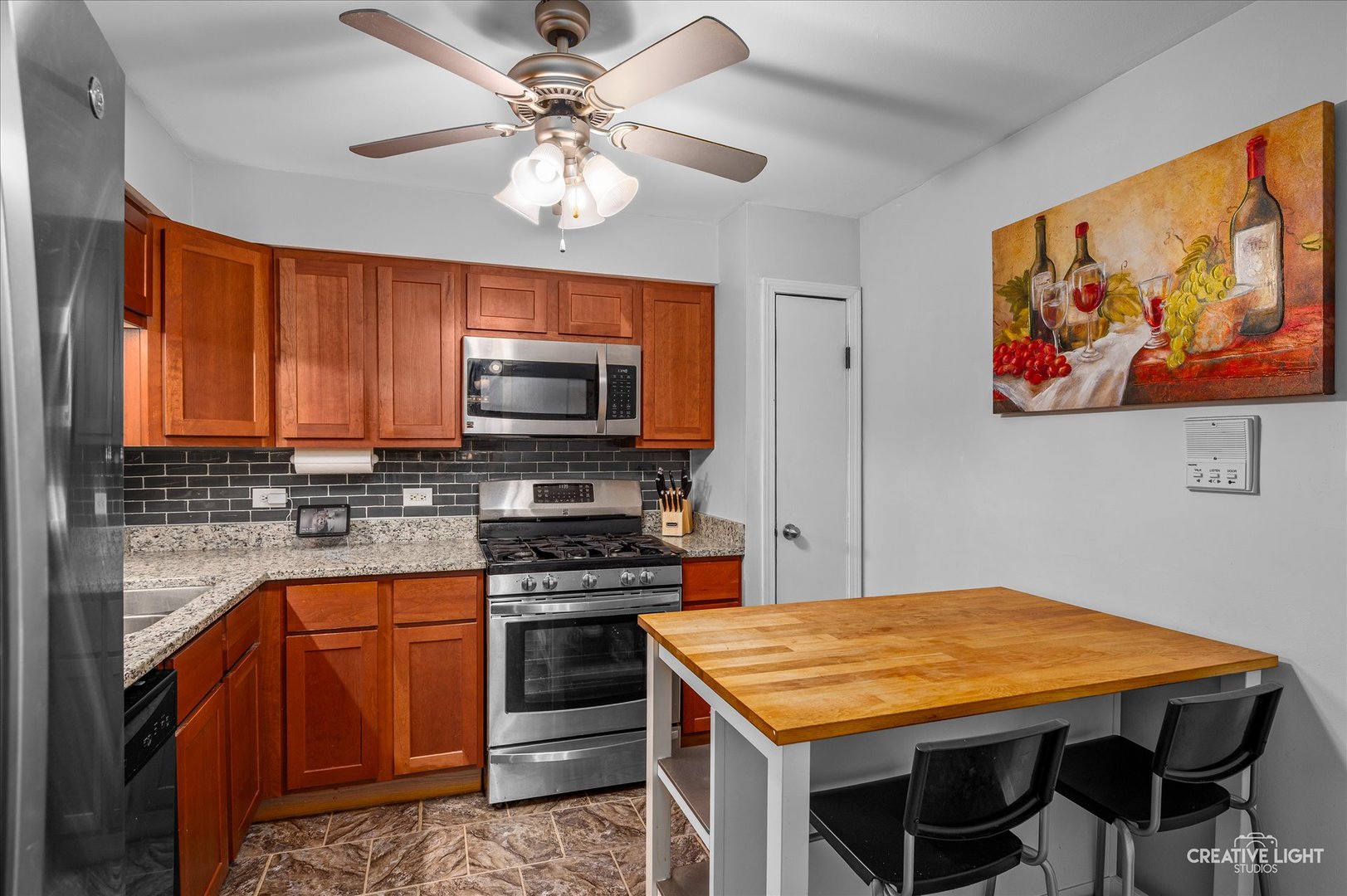 501 Carlysle Drive #9, Clarendon Hills, IL 60514