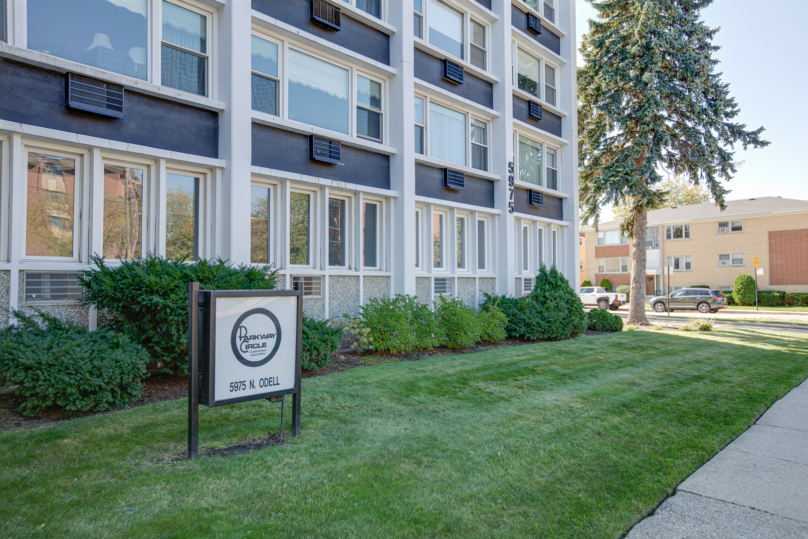 5975 N Odell Avenue #4G, Chicago, IL 60631