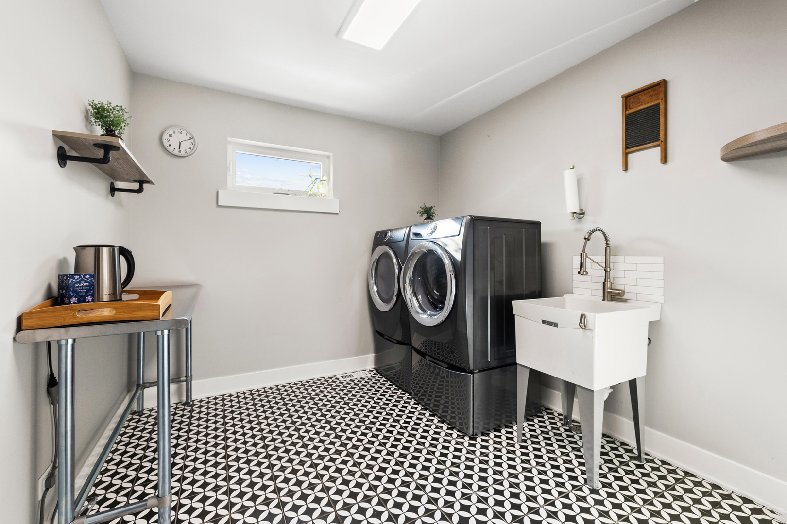 333 W Potomac Avenue, Lombard, IL 60148