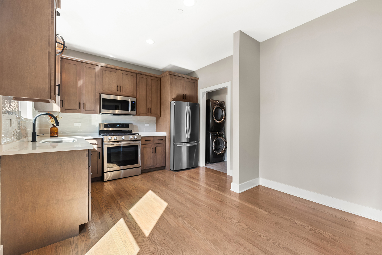 333 W Potomac Avenue, Lombard, IL 60148