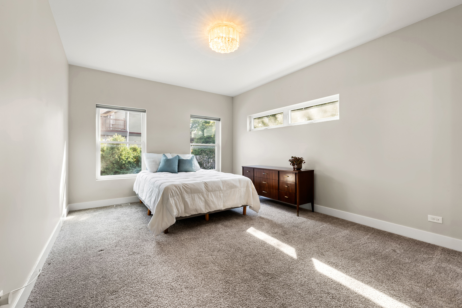 333 W Potomac Avenue, Lombard, IL 60148