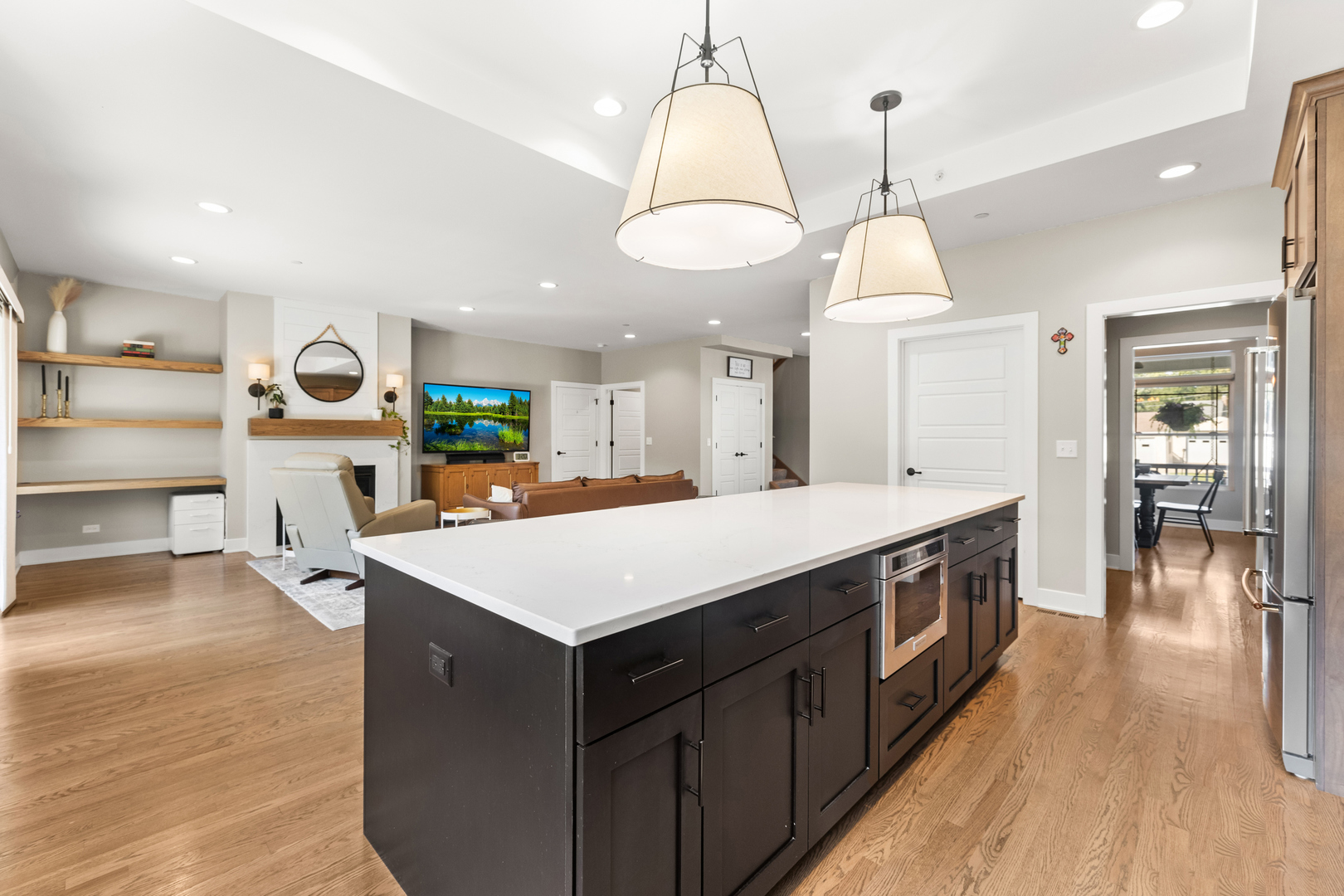 333 W Potomac Avenue, Lombard, IL 60148