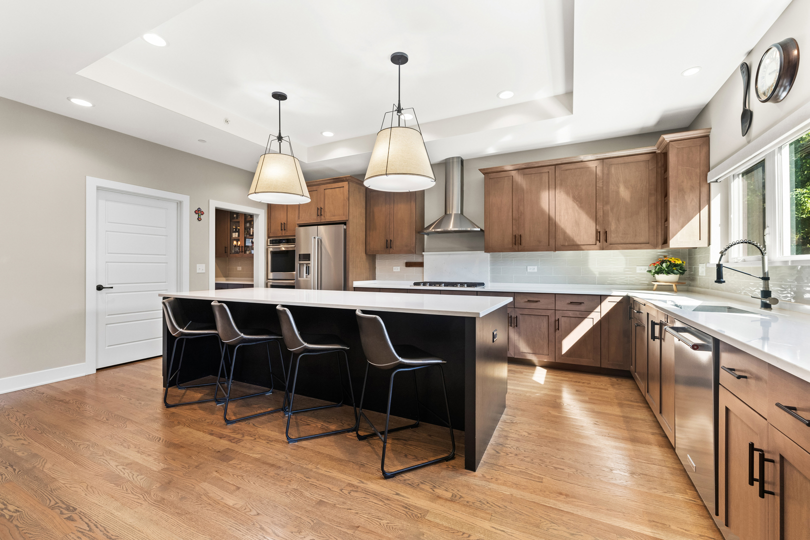 333 W Potomac Avenue, Lombard, IL 60148