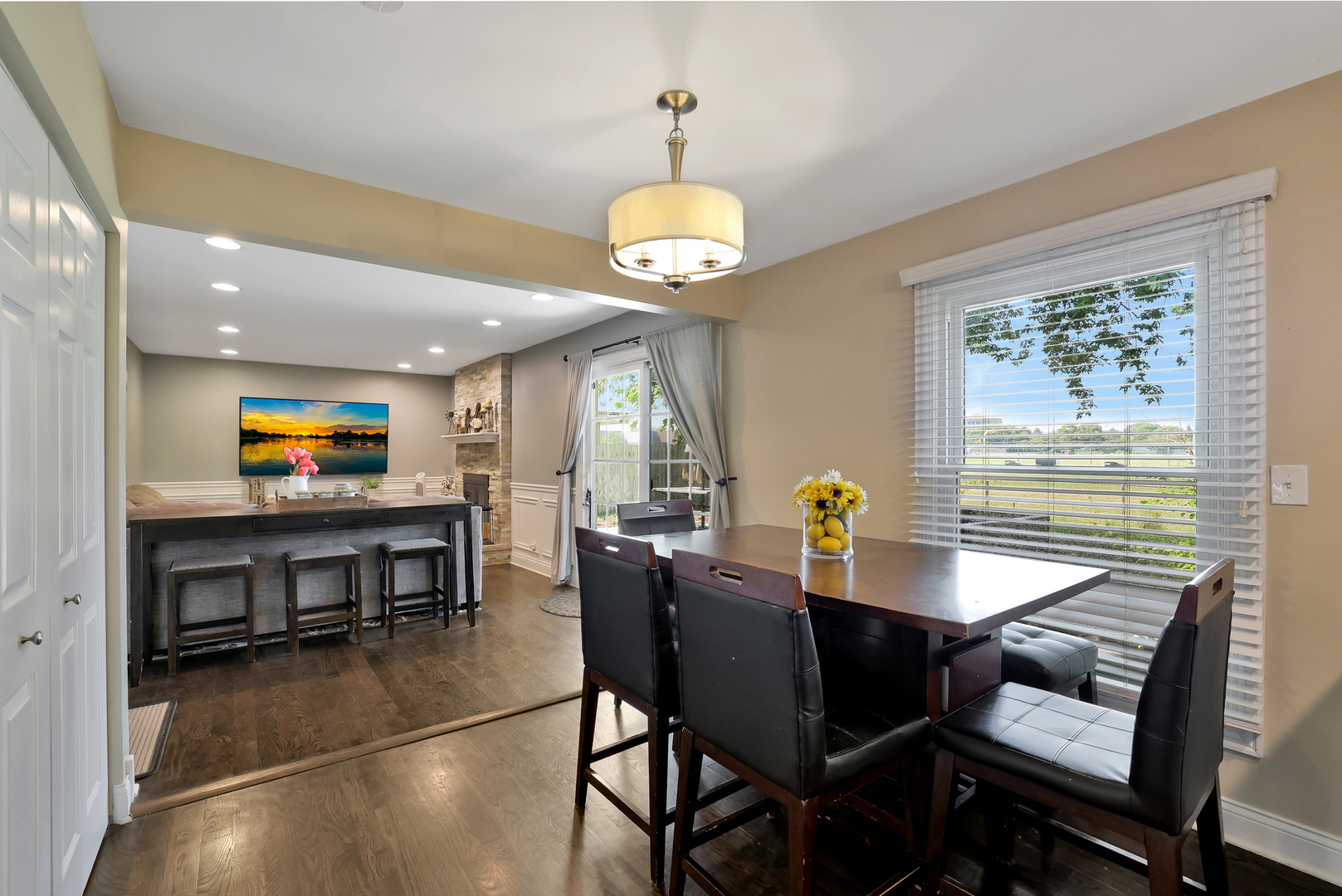 562 Revere Avenue, Westmont, IL 60559