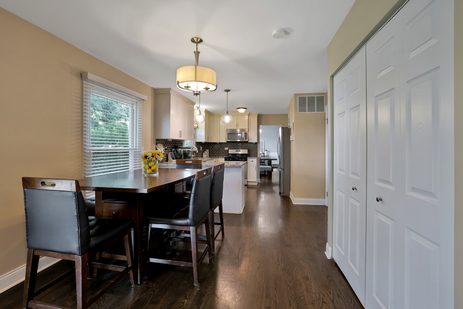 562 Revere Avenue, Westmont, IL 60559