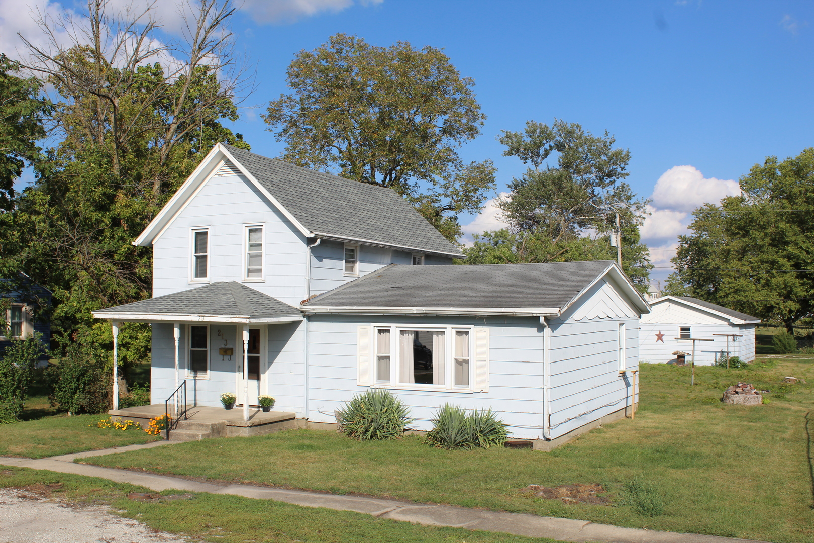 213 Peoria Street, Gilman, IL 60938