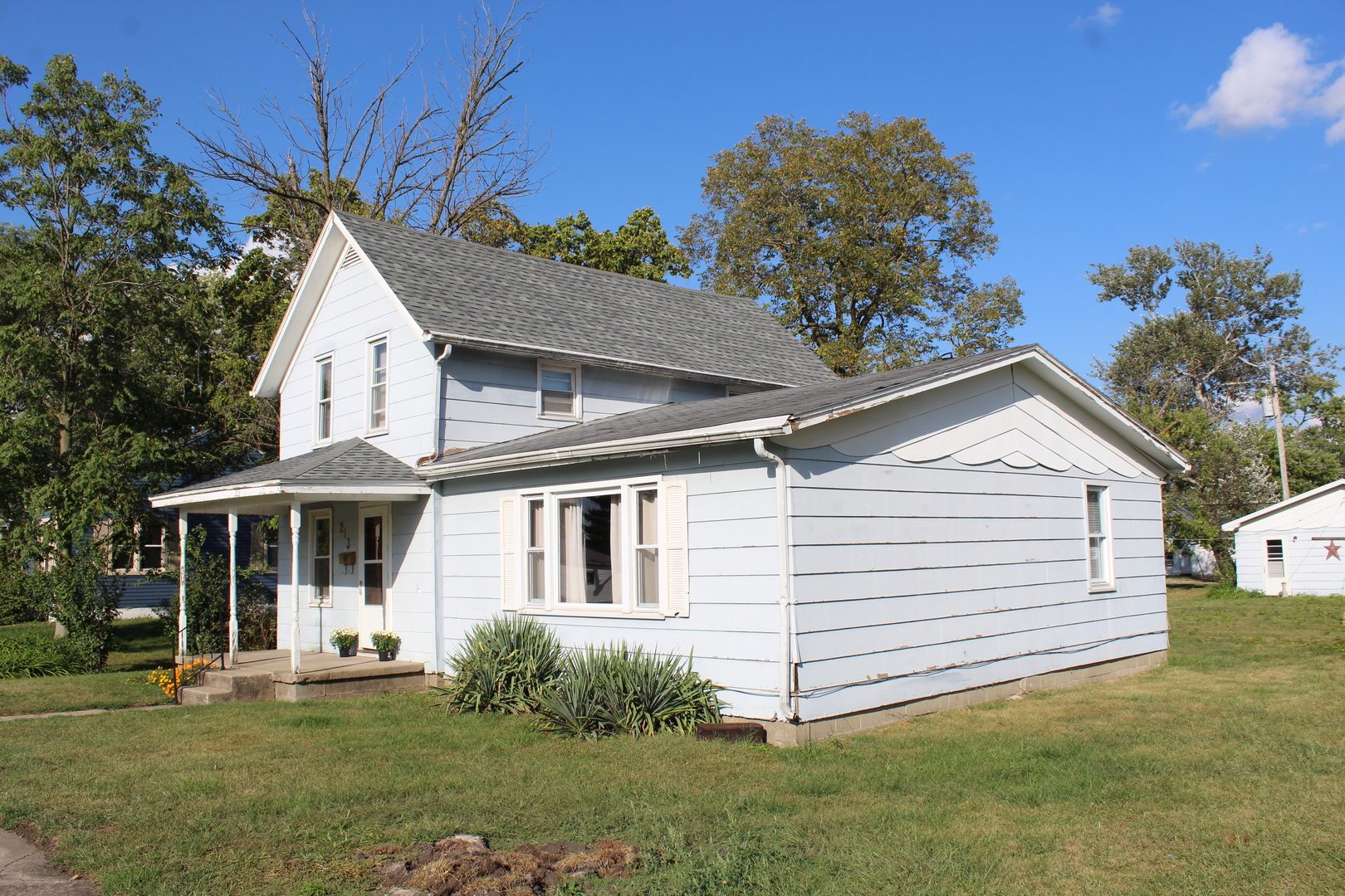 213 Peoria Street, Gilman, IL 60938